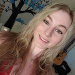 Keri Sands's Instagram, Twitter & Facebook