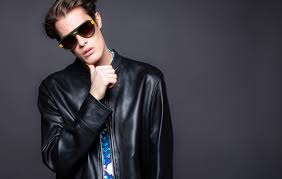 Shop 100's of designer sunglasses on sale, 100% money back guarantee. Glamood Luxury Designer Fashion Outlet Glamood Outlet