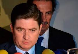 Detienen y liberan a Rodrigo Medina; Bronco dice cumplir promesa