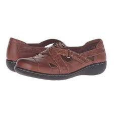 It also comes with a cooling vents to keep your feet cool. 15 Best Shoes For Bunions Cute Comfy Options 2020 Heavy Com