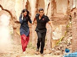 Pin On Kareena S Bebo Styles From Her Recent Movies