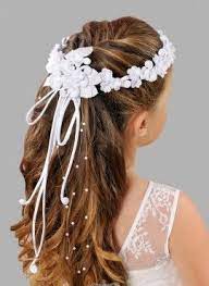 Capelli lunghi e lisci, due treccine unite sulla nuca e fiorellini. Coroncine Per Acconciatura Capelli Prima Comunione Acconciature Capelli Lunghi Comunione Acconciature Comunione Bambina Capelli Lunghi Tagli Di Capelli Ragazzo