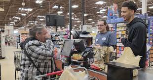 'You're a blessing': Cavs' Jaylon Tyson, Tyrese Proctor buy groceries for shoppers at Cleveland Giant Eagle