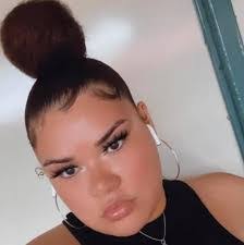 Joanna Wisniewski's Instagram, Twitter & Facebook