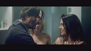 Keanu Reeves stars in erotic thriller 'Knock Knock' | Euronews