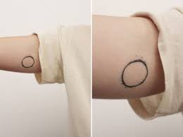 20 Minimalist Tattoos For The Design Lover Homemade Tattoos Circle Tattoos Minimalist Tattoo