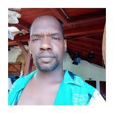 Derrick Hoggard's Instagram, Twitter & Facebook