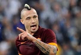 Check out our official squad list for the 2020/21 season. As Roma Fc Wallpaper Radja Nainggolan As Roma