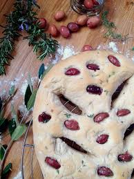 Fougasse Aux Olives Thym Et Romarin Fougasse Aux Olives Fougasse Thym Et Romarin