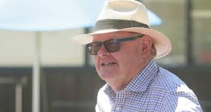 Murray Baker to retire