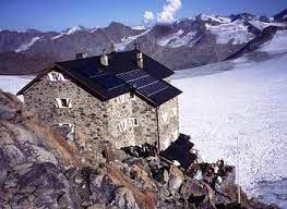 Alle zustiegsrouten führen über hochalpine. Brandenburger Haus Otztaler Alpen Eckdaten