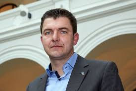 baustoffPARTNER: Möbius an VJB-Spitze