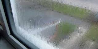 Aşağıdaki tabloda nem oranı ve ortam sıcaklığa bağlı olarak yüzey sıcaklıklarının terleme olmaması minimum değerleri verilmiştir. Evdeki Plastik Pencereler Iceriden Terliyor Neden Plastik Pencere Terletiyor Nedenler Yok Etme Yollari