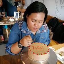 Cara nak hias kek hari jadi. Ciklilyputih The Lifestyle Blogger Cara Hias Kek
