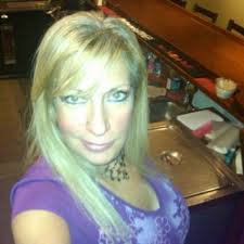 Kim Hefty (@kimlyoness)