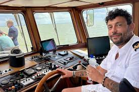 Hilal altınbilek nude she is one of those rare individuals