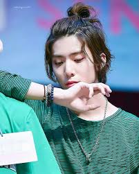 Sf9 Hwiyoung Cabelo Grande Garotos Asiaticos Personagens De Inspiracao