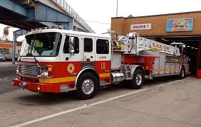 Pfd Ladder 10 Fire Trucks Fire Engine Fire Dept