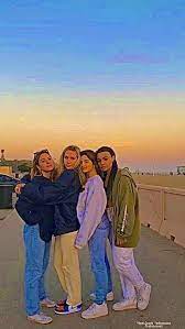 Pin By Joseylis7 On Homie Friend Poses Indie Friends Friends Photography