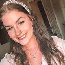 Alexis Bagley's Instagram, Twitter & Facebook