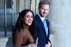 En effet, il a quelques années peu de personnes s'intéressaient au gotha, et grâce à son expertise, l'animateur a réussi a obtenir de fabuleuses opportunités. Famille Royale D Angleterre Harry Et Meghan Prennent Leurs Distances