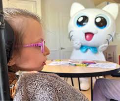 𝗛𝗮𝗽𝗽𝘆 𝗞𝗶𝘁𝘁𝗲𝗻 𝗗𝗮𝘆 𝗳𝗿𝗼𝗺 𝗚𝗲𝗼𝗿𝗴𝗲 𝗠𝗮𝗿𝗸! Today, we're  throwing it back to a visit that had us all smiling from whisker to tail —  the one and only 𝗖𝗿é𝘂 𝗖𝗮𝘁! If you