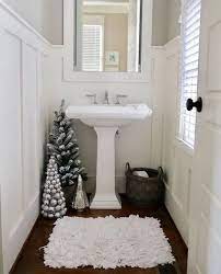 Como Decorar Tu Cuarto De Bano Para Navidad Aqui 10 Buenas Ideas Aprende Y Crea Manualidades Co Christmas Bathroom Decor Christmas Bathroom Bathroom Decor