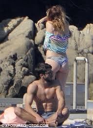 Lorenzo guerrieri is an italian photographer and director of photography (dop) currently based in london and specialised in portraits and video production for bands Perversiune Marinar InsultÄƒ Barbara Berlusconi Bikini Atexsystem Ro