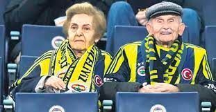 Рэмбо, возможно, самый популярный болельщик «фенербахче». Fenerbahche Ustanovil Figurki Samyh Vernyh Bolelshikov Eta Para Ne Propuskala Domashnie Igry Pochti 70 Let Vy Eto Videli Blogi Sports Ru