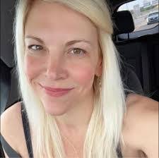 Larissa Moldenhauer's Instagram, Twitter & Facebook