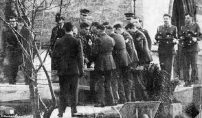 We did not find results for: Winston Churchill S Final Resting Place Pictured In Never Seen Before Photos Daily Mail Online