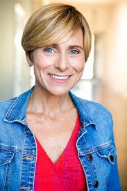 Colleen Bowling's Instagram, Twitter & Facebook