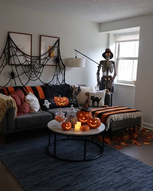 29 Halloween Living Room Decor Ideas That'll Make You Forget It's Not October All Year