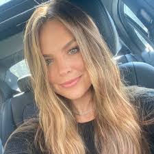 Gina Shrader's Instagram, Twitter & Facebook