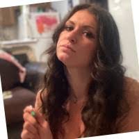 Jeri Bennett's Instagram, Twitter & Facebook