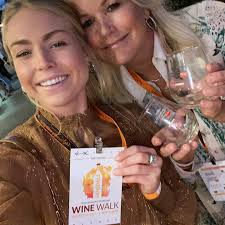 Hinsdale Wine Walk~thanks John Berger @johnbergermortgage for Donating all  the Wine Glasses! What a great event. @guaranteedrate #hinsdaleillinois  #hinsdalerealestate #hinsdale #hinsdalewinewalk #hinsdalewineshop  #hinsdalecentral #hinsdalecentral