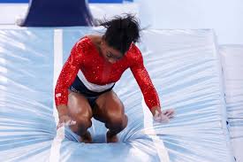 1 day ago · simone biles competed in team usa's first rotation on vault in the women's olympic team final, bailing out of her amanar and scoring a 13.766 for a 1.5 twist. Bjvhy9s9fuakbm