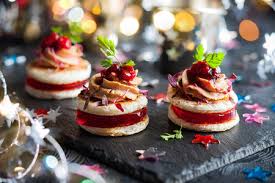 Podrás usar estas fuentes para tus invitaciones, recuerdos, tarjetas de confirmación de asistencia y más. Canapes Para Fiestas De Empresa Ideas Y Consejos Para Un Evento De Categoria Partfy Com
