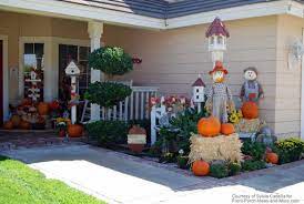 There is so much to love about this fall entry way. Autumn Decorating Ideas You Will Enjoy