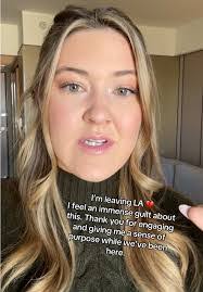 Ashley Prosser's Instagram, Twitter & Facebook