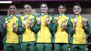 Rebeca viajou para os jogos de tóquio sem a equipe feminina do brasil, que não conseguiu se. Brasil E Ouro Na Ginastica Ritmica Na Prova Do Conjunto De Arcos E Macas Lance