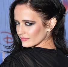 I membri dei BTS si arruoleranno nell'esercito mettendo in pausa la band  fino al 2025