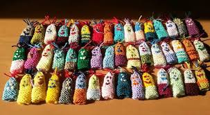A very simple colorwork technique that creates a fully reversible fabric in two or three colors. Pattern Round Up Finger Puppets Sweet Paprika Designs