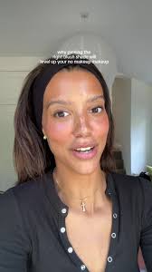 What Shade Blush Does Isa Escu Use