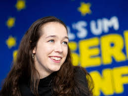 Lena Schilling's Instagram, Twitter & Facebook