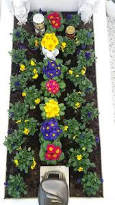 Außer zwiebelblumen eignen sich für die grabbepflanzung im frühjahr noch folgende frostharte pflanzen sehr. Pin Auf Grabgestaltung