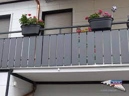 Balkon minimalis sering kita jumpai aneka jenis pagar dengan bentuk yang unik. 20 Inspirasi Desain Balkon Minimalis Terbaru Mudah Banget Ditiru Rumah123 Com