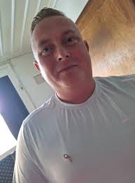 Just a reminded to try and wear something pink this weekend in aid of  breast cancer now. Let's have a great weekend for an amazing cause. See you  all tomorrow 🎱😝