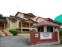 Bercuti merupakan satu aktiviti riadah yang akan dilakukan oleh semua yang. Rumah Persekutuan Cameron Highland Terajubintang7 Rumah Peranginan Persekutuan Bph Jpm 2012 You Can Call At 60 12 430 01 33 Or Find More Contact Information