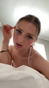 Amy Gravel's Instagram, Twitter & Facebook